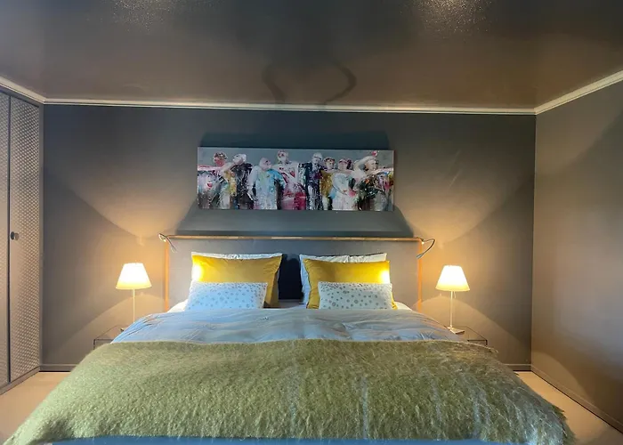 Bed,beet&breakfast „ds Aute Pfarrhuus“ לינה וארוחת בוקר Rapperswil (Bern)