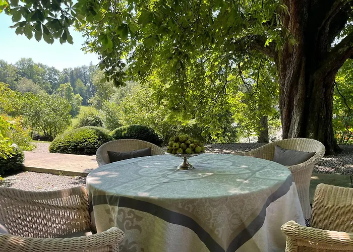 Bed,beet&breakfast „ds Aute Pfarrhuus“ לינה וארוחת בוקר Rapperswil (Bern)